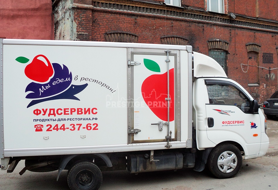 Печать наклеек для авто в Москве